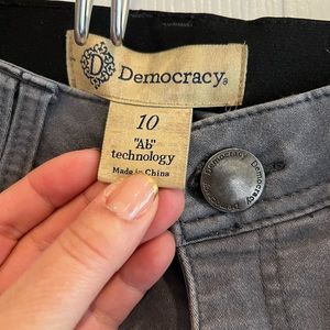 Women’s Democracy ab-solution ankle length twill pants